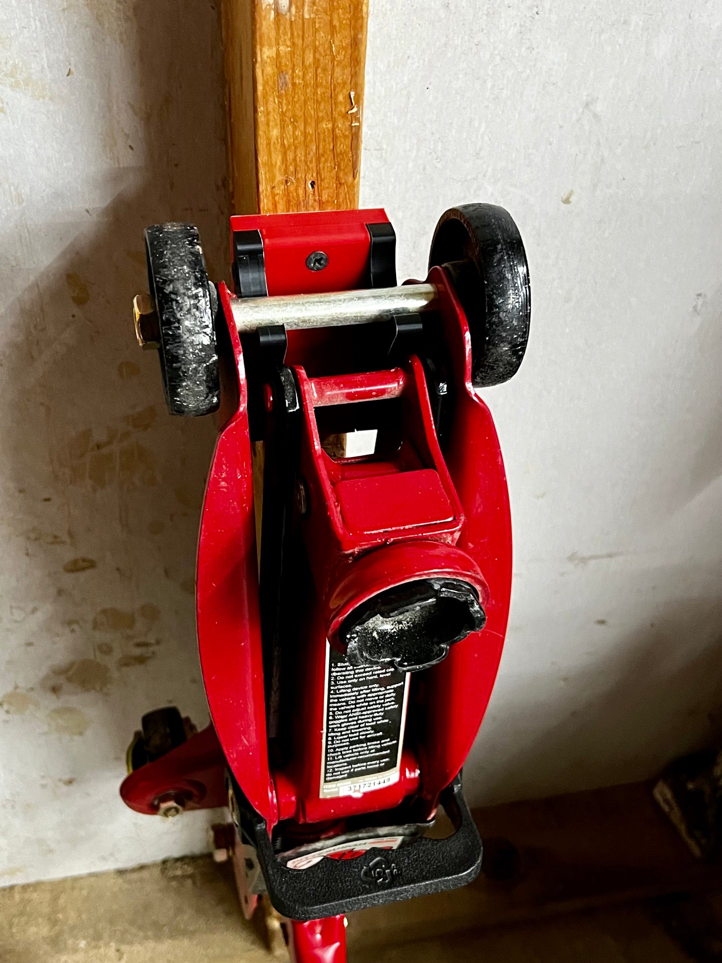 Universal Floor Jack Wall Mount – Garage Storage Bracket for 1.5 to 2.5 Ton Jacks